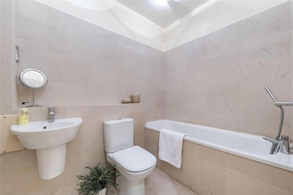 Luxurious Serviced Apt Next To The City Of London And Tower Bridge 아파트 외부 사진